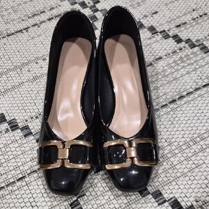 Elegant Black Patent Leather Women's Shoes